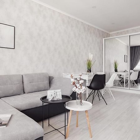 Sea & Sky Apartments أوديسا الغرفة الصورة