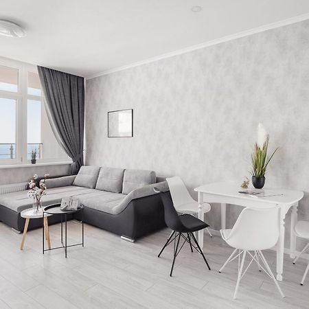 Sea & Sky Apartments أوديسا الغرفة الصورة