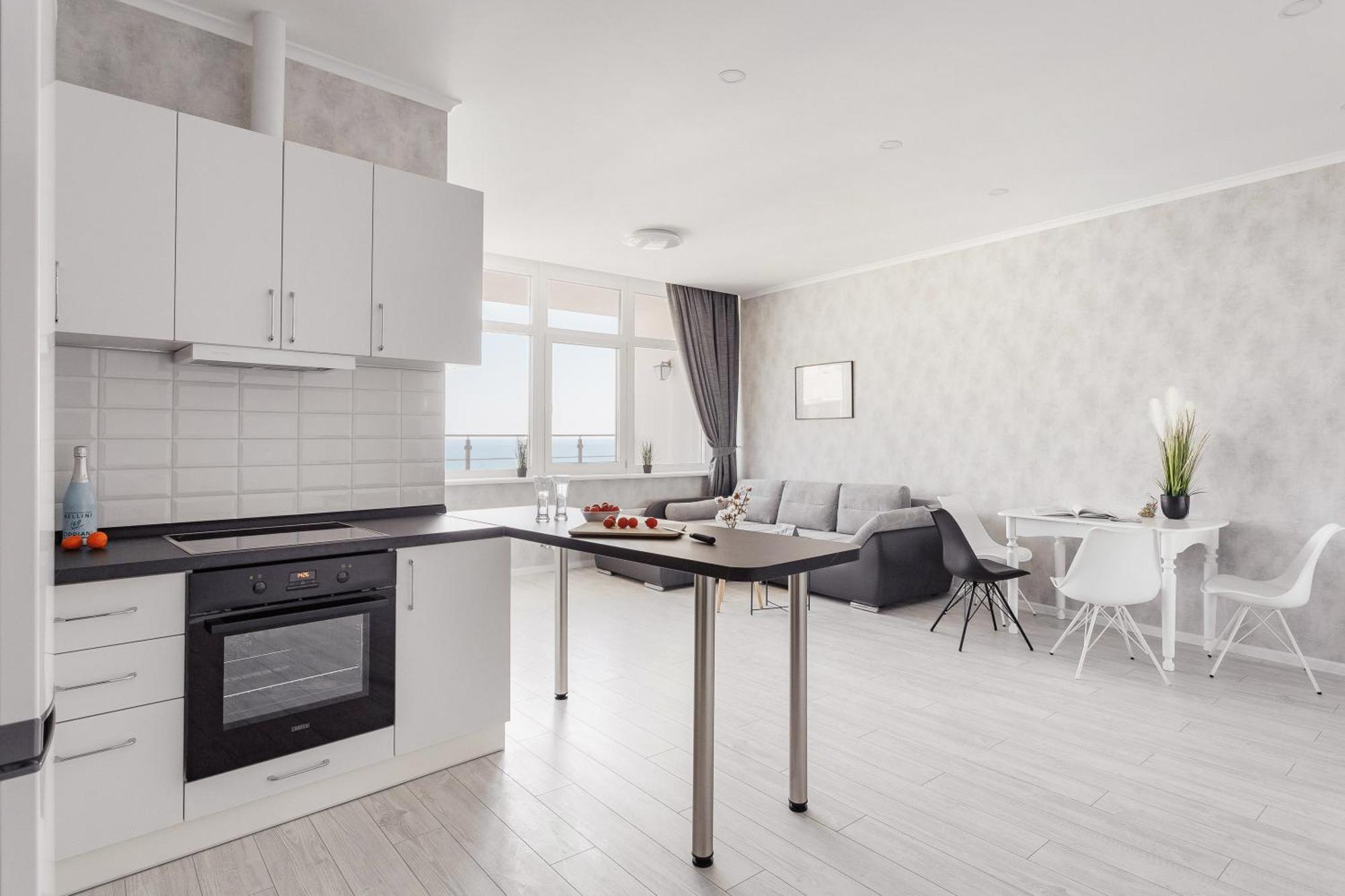 Sea & Sky Apartments أوديسا الغرفة الصورة