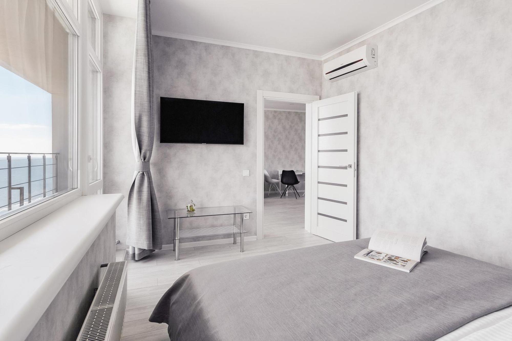 Sea & Sky Apartments أوديسا الغرفة الصورة